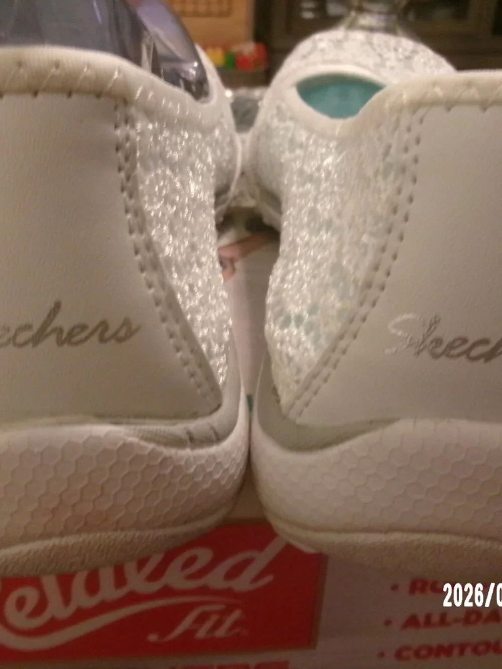 Skechers Breathe Easy Pretty Factor White Flats Women Size 6.5 Relaxed Fit Shoe